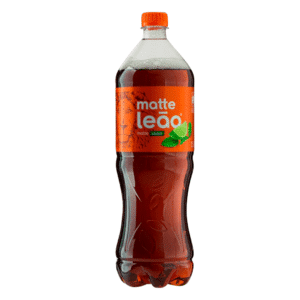 Le Thé Maté au Citron Leão 1,5 L est une boisson brésilienne rafraîchissante qui associe le goût authentique du maté à une délicieuse touche de citron